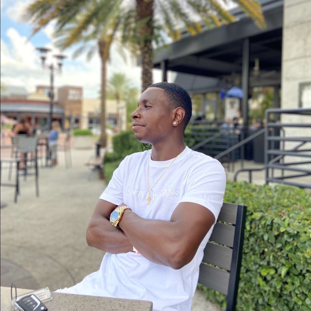 Meet your Posher, Dee